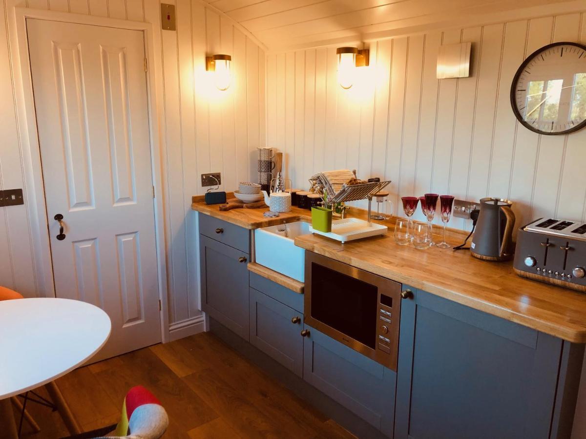 Somerleyton Meadows - The Hideaway Hut & Hot Tub Herringfleet Екстер'єр фото