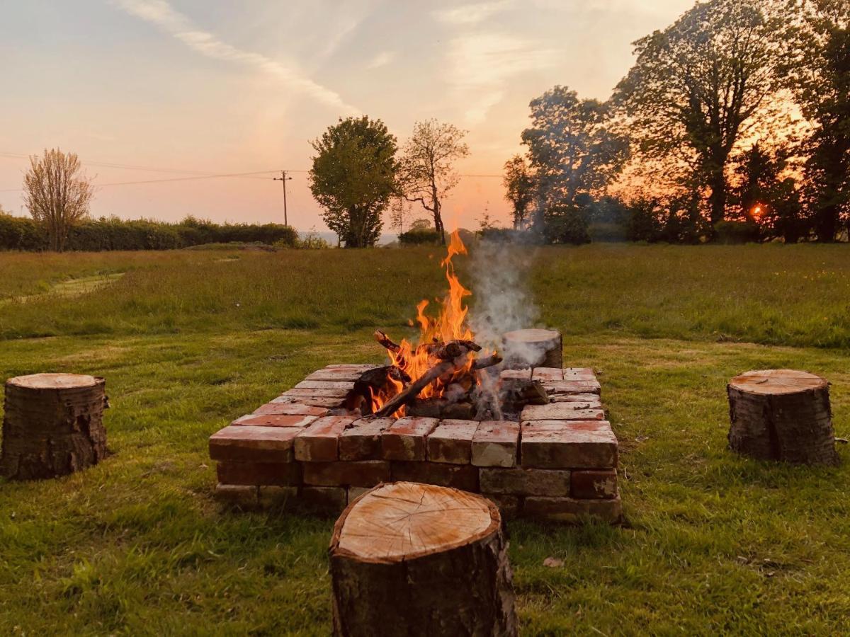 Somerleyton Meadows - The Hideaway Hut & Hot Tub Herringfleet Екстер'єр фото
